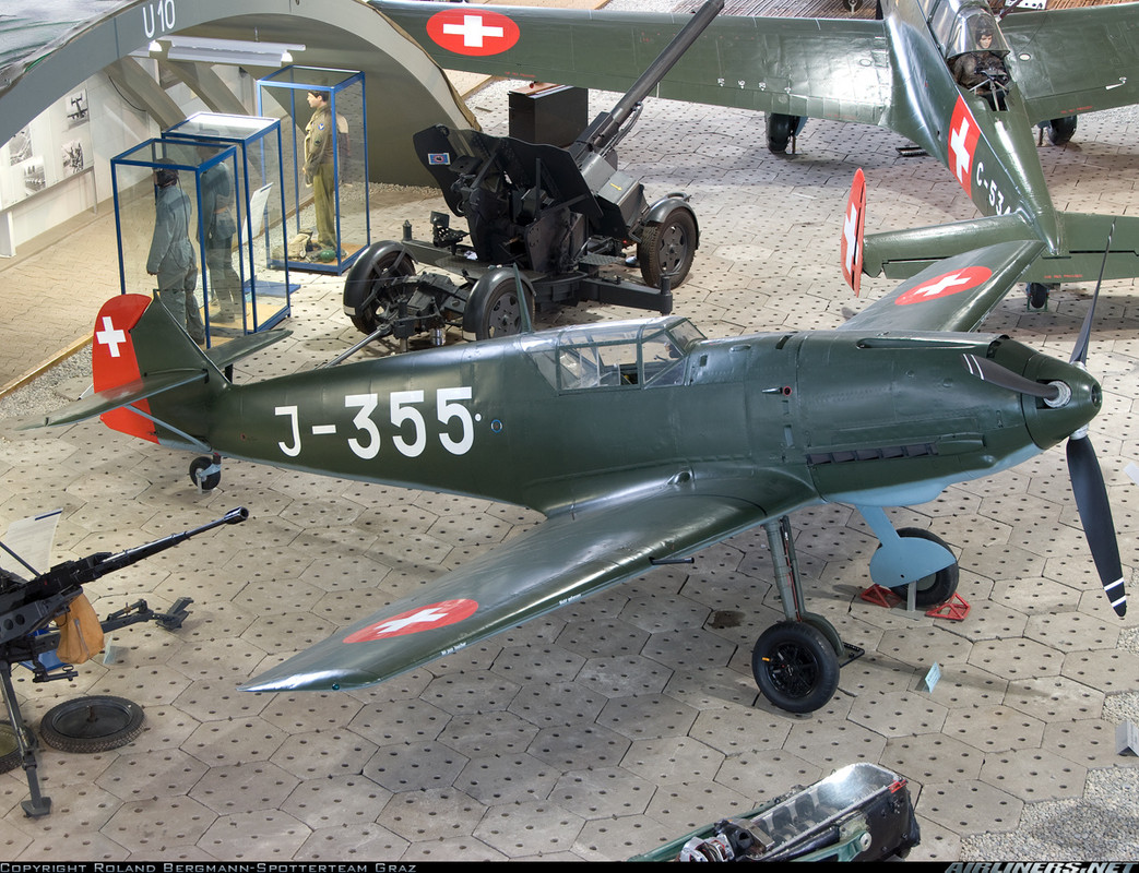 Messerschmitt Bf 109E-3 con número de Serie 2242 J-355 Conservado en el Swiss Air Force Museum en Dübendorf, Suiza