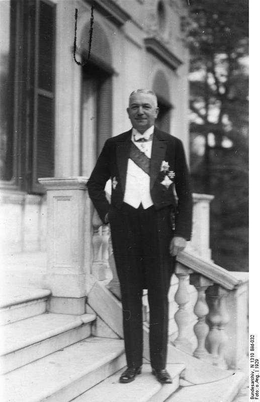 von Neurath en la embajada alemana, Roma 1929