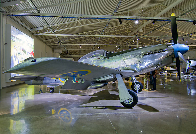 North American P-51D en exhibición en el Museo de la Fuerza Aérea Sueca