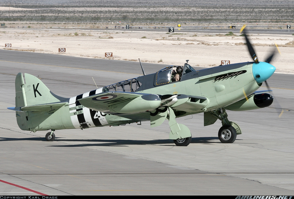 Fairey Firefly AS 6 Nº de Serie F.8646 está en exhibición en el Nellis Air Force Base en Las Vegas, Nevada