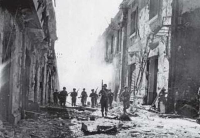 Tropas de EE.UU. entrando en Messina. 16 de agosto de 1943