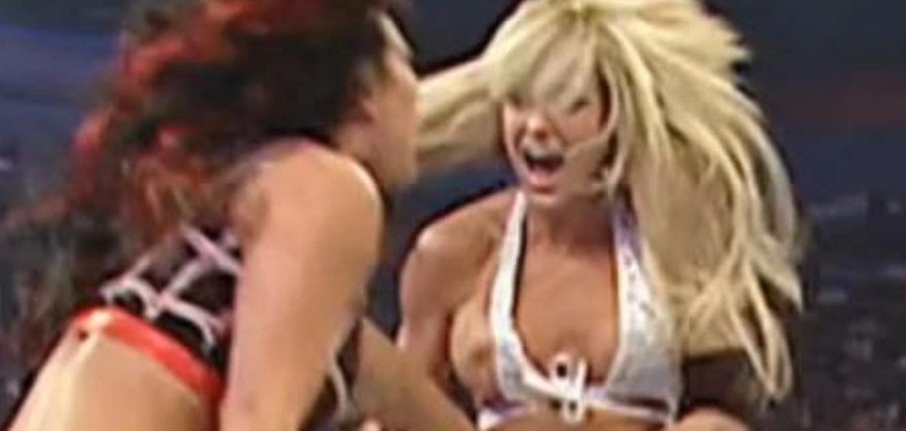 Wwe diva michelle mccool boob slip.