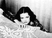 simone_simon_a80