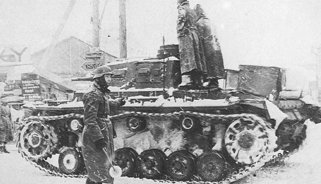 Panzer III Ausf H de la 6ª o 7ª Panzer Division en la ciudad rusa de Kalinin, al norte de Moscú. Diciembre de 141